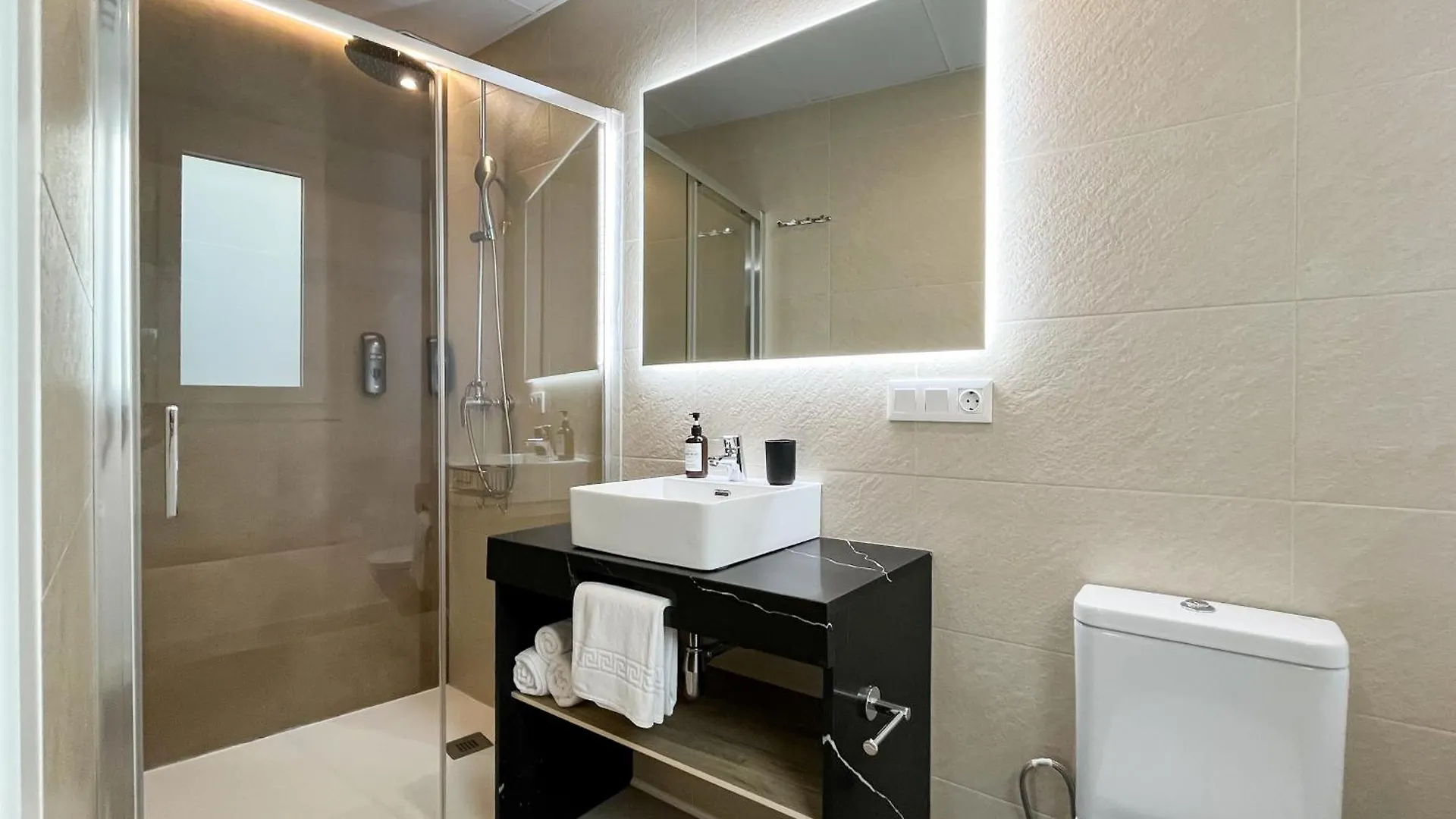 Guest house Sevilla Dostorres Spain