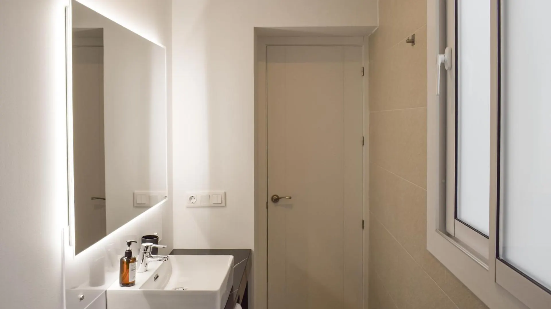 Guest house Sevilla Dostorres Spain